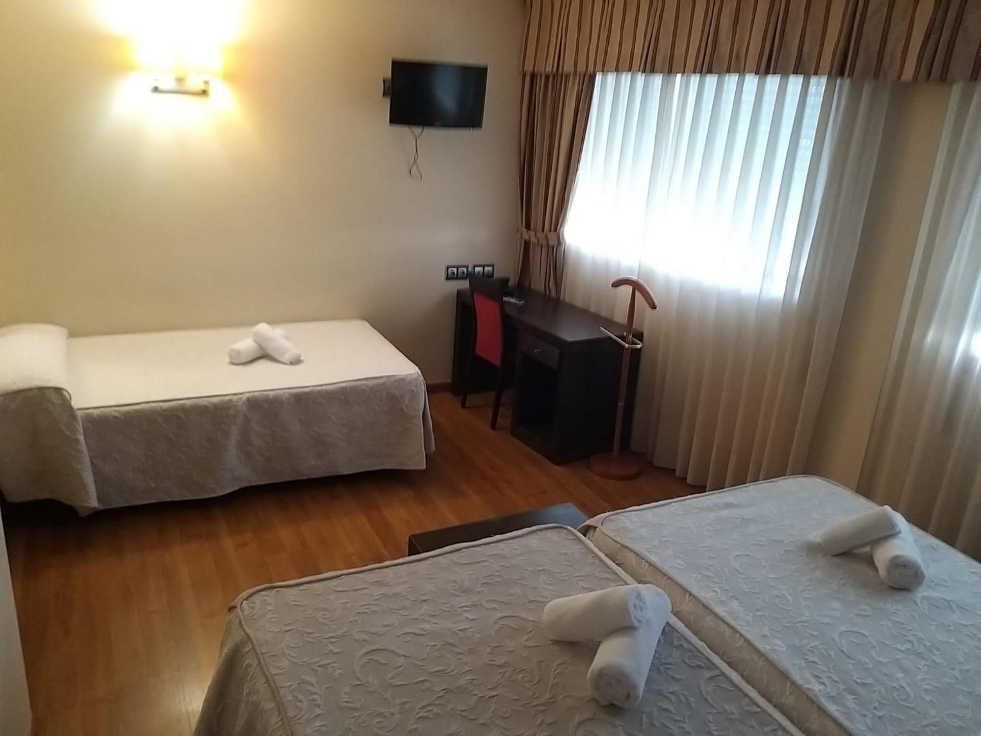 Hotel Condes De Lemos Espana 몬포르테데레모스 외부 사진