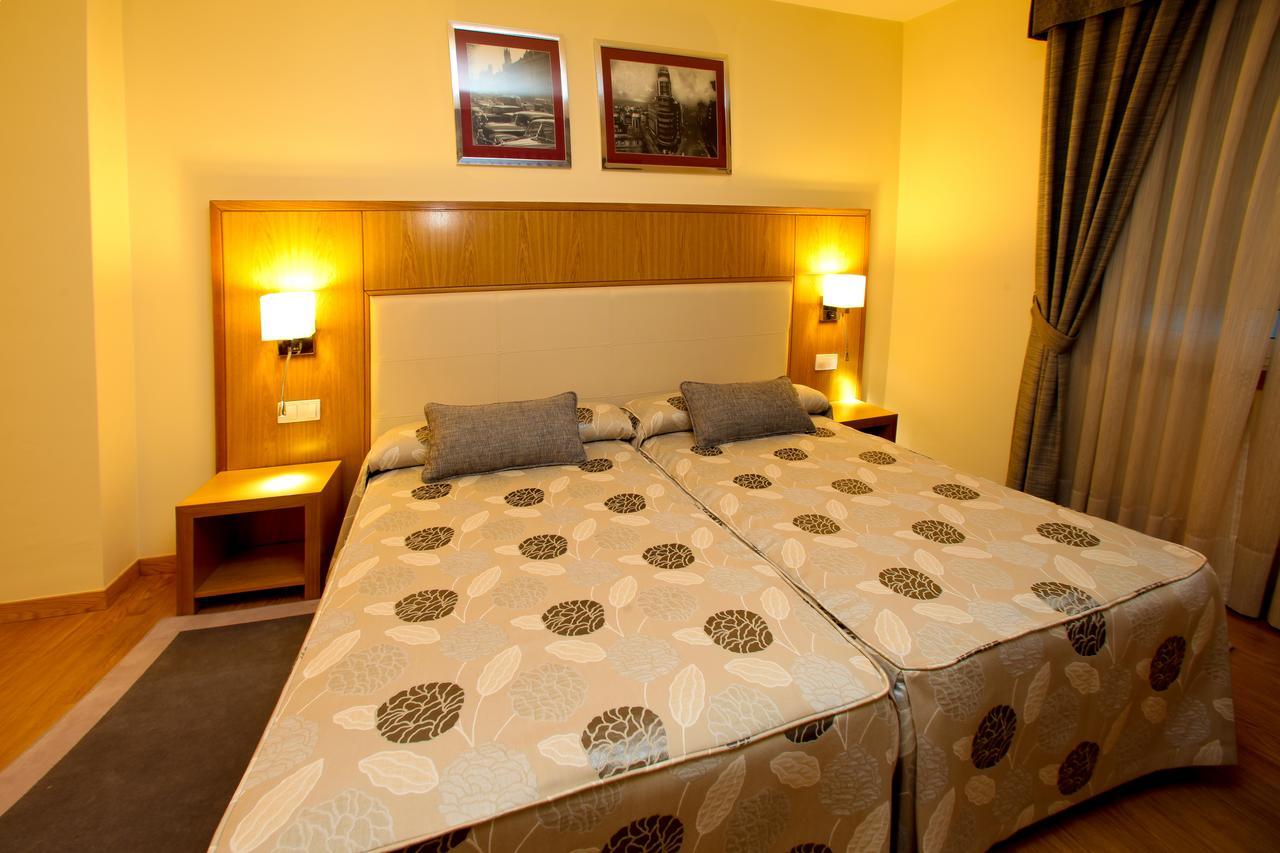 Hotel Condes De Lemos Espana 몬포르테데레모스 외부 사진