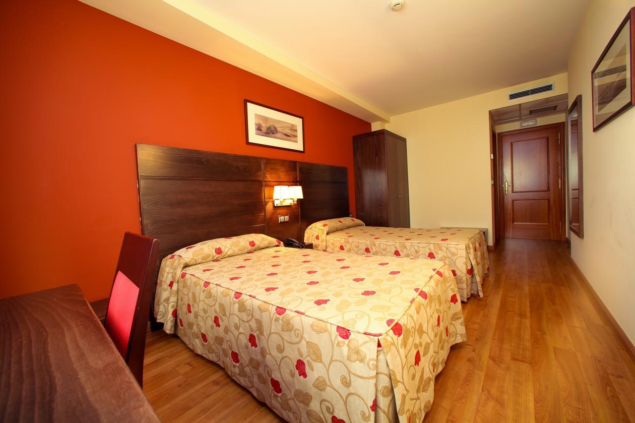 Hotel Condes De Lemos Espana 몬포르테데레모스 외부 사진
