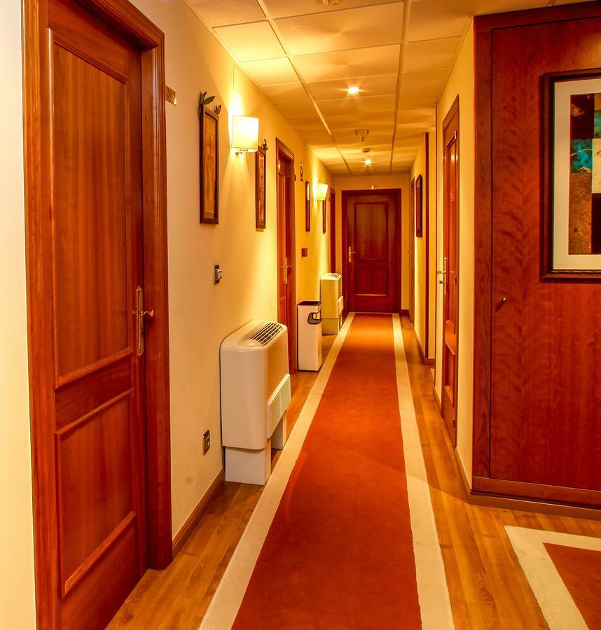 Hotel Condes De Lemos Espana 몬포르테데레모스 외부 사진