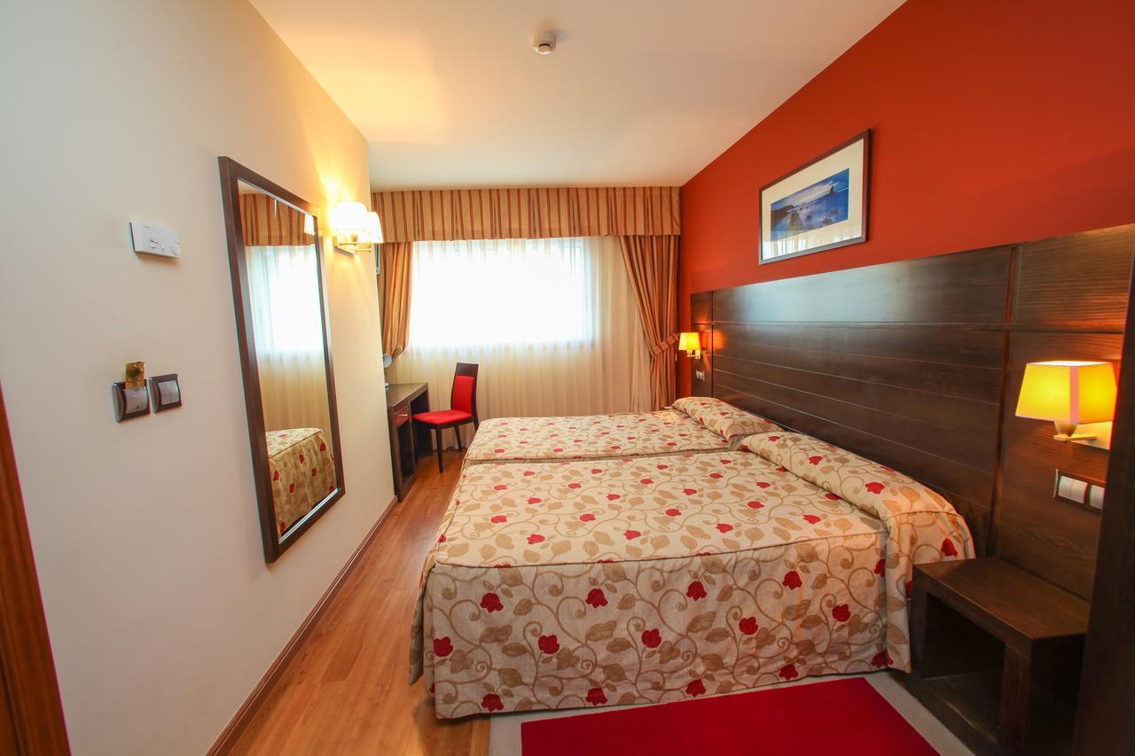 Hotel Condes De Lemos Espana 몬포르테데레모스 외부 사진
